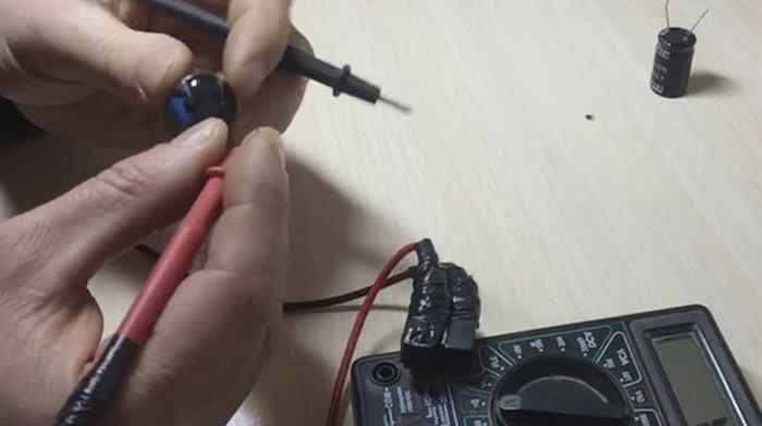 Как проверить конденсаторы мультиметром