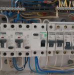 Почему выбивает автомат, а автоматы после него не срабатывают Почему выбивает автомат, а автоматы после него не срабатывают