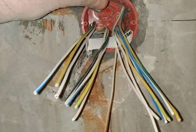 Провода-коротышки: спасаем розетки простыми методами Провода-коротышки: спасаем розетки простыми методами