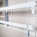 Выбор механизма карниза: цепочный или автоматический?