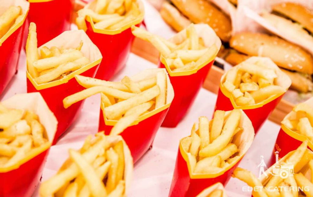 🍔 Универсальный стритфуд: когда стоит заказать быструю еду?