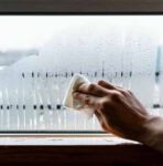 Почему алюминиевые окна продувают зимой и как это исправить без замены рамы?