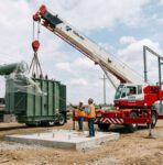 Доставка трансформатора манипулятором: цена и правила